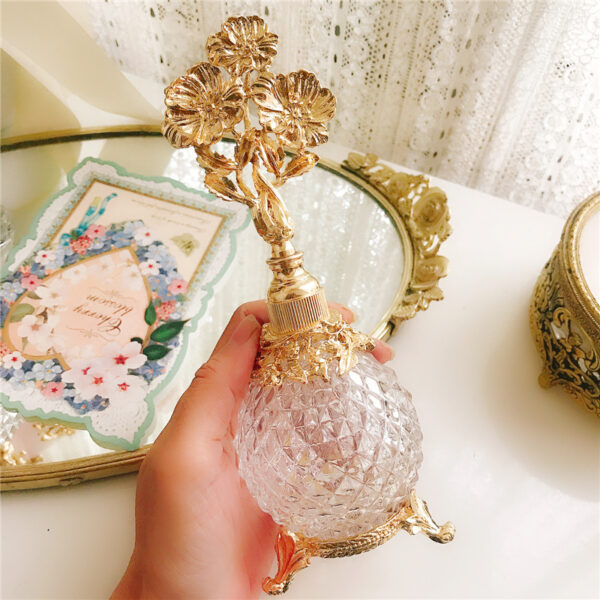 Meiyu Western Antique Gilt Perfume Bottle - Image 2
